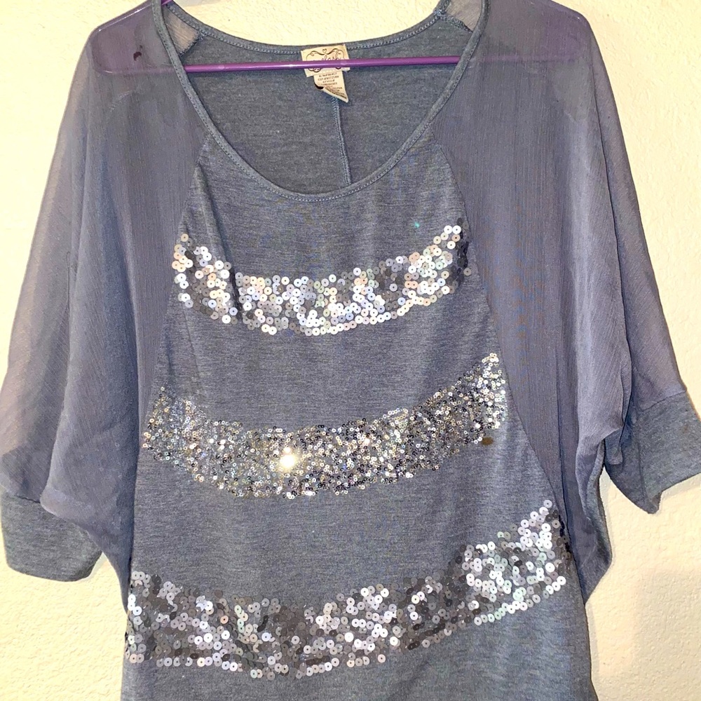 Gray short sleeve blouse with sequins